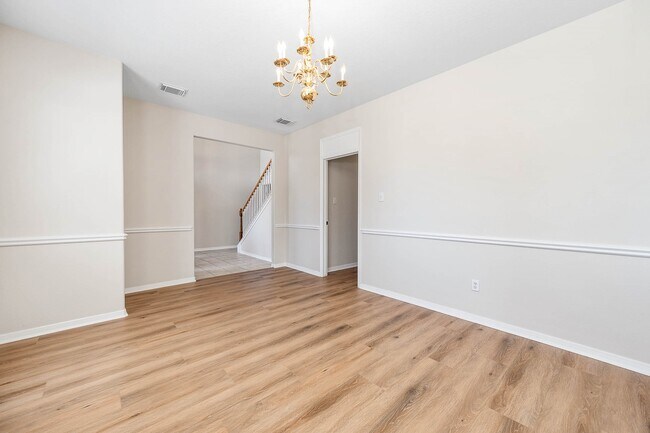 Building Photo - 7902 Feather Springs Dr