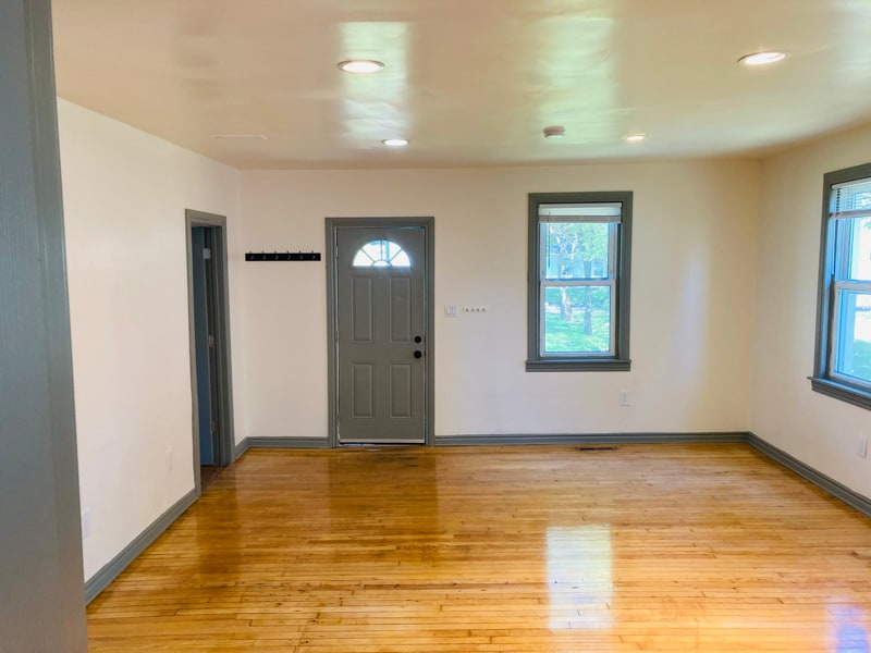 Building Photo - 1312 E Harry Ave