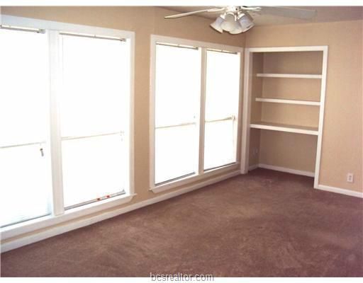 Building Photo - 500 Nagle St