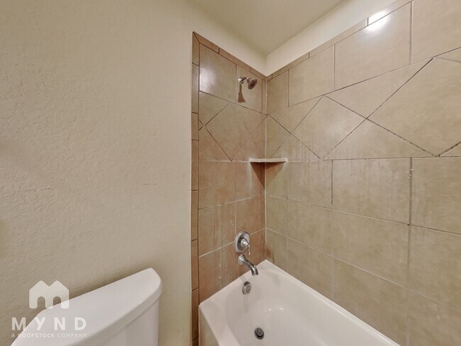 Building Photo - 9627 Bricewood Oak