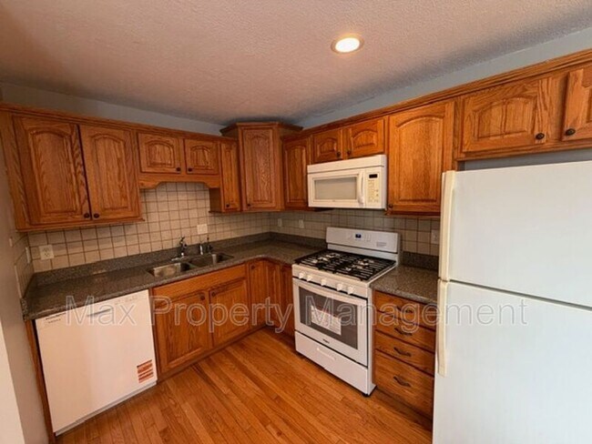 Building Photo - 205 2nd St NW