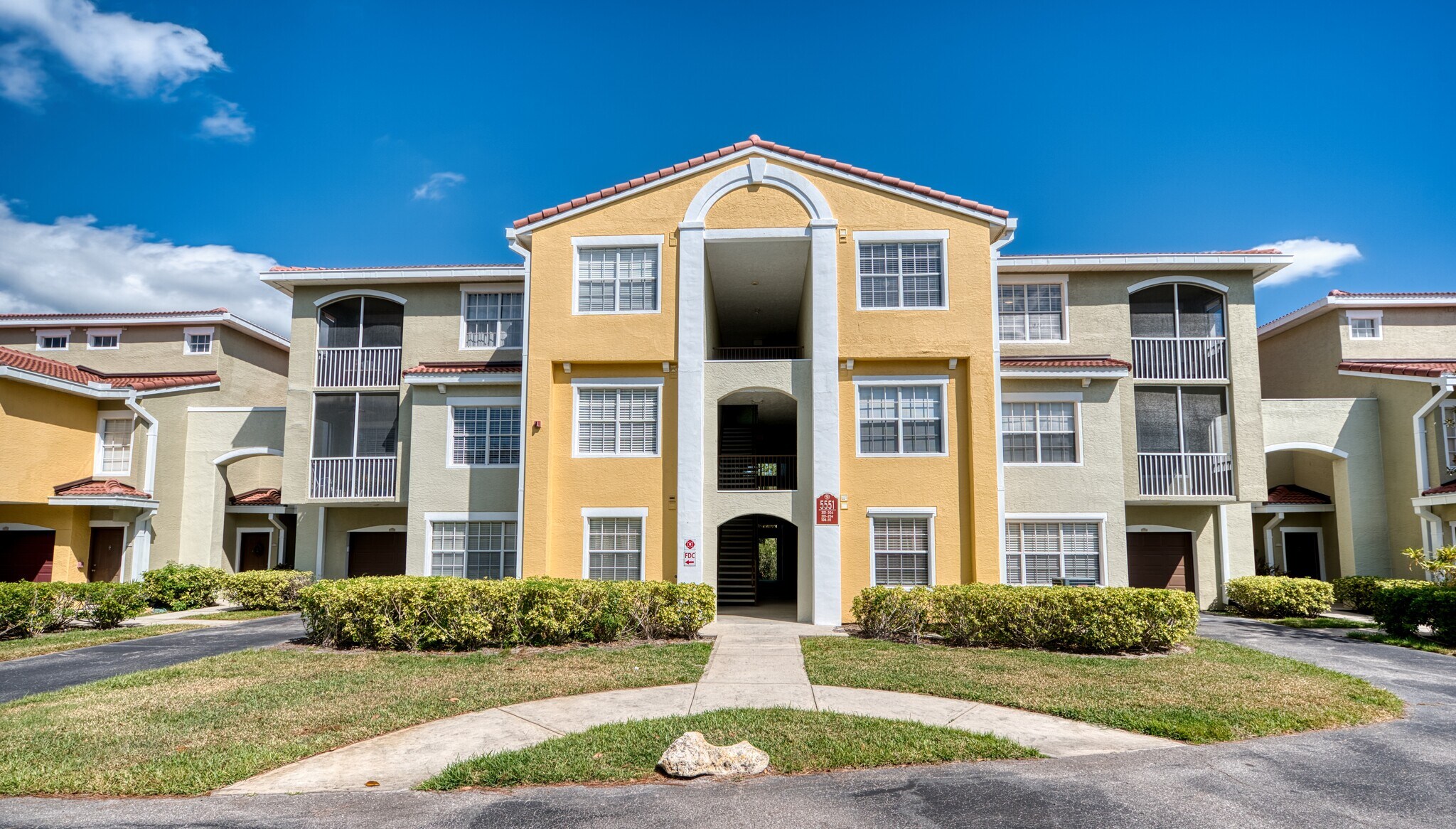 Building - 5551 Bentgrass Dr