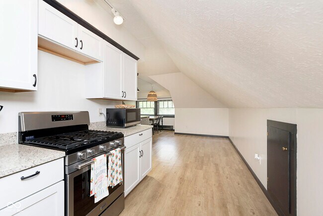 Building Photo - 1428 N Park Ave