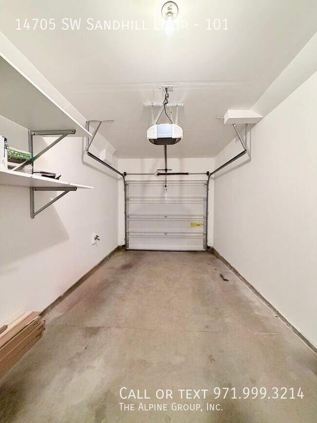 Building Photo - 14705 SW Sandhill Loop