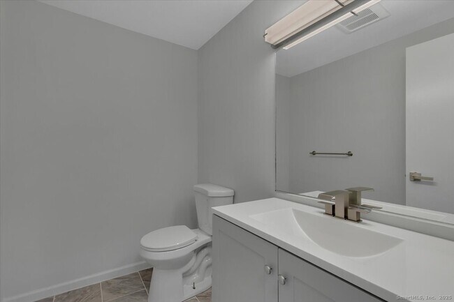 Building Photo - 3 Trolley Crossing Ln