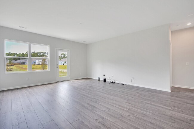 Building Photo - 82 Hillcrest Wy