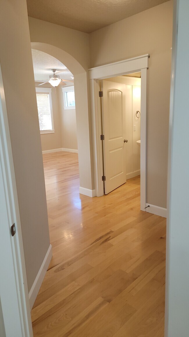 Building Photo - 3993 N Heritage View Ave