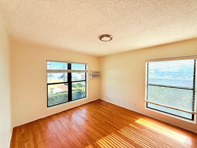 Building Photo - 2270 White St