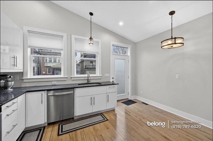 Building Photo - 5549 Columbo St