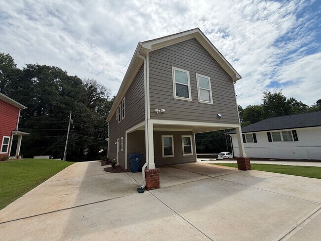 Building Photo - 192 Johnson Dr Ext