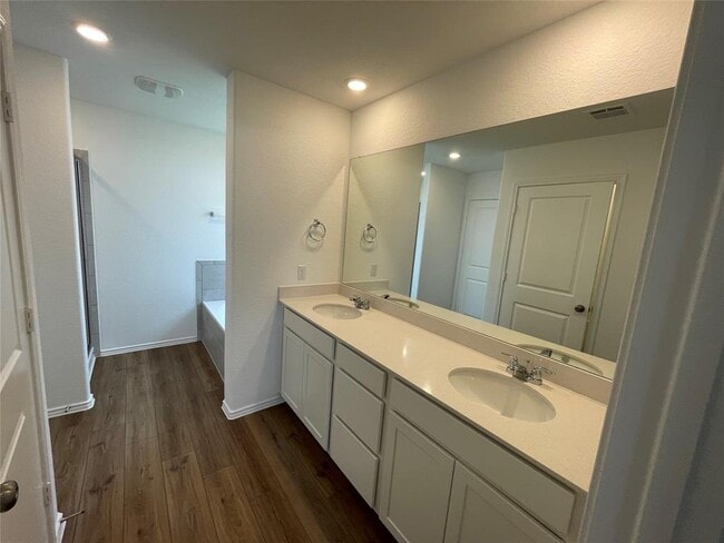 Building Photo - 337 Jeffers