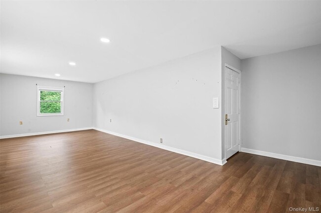 Building Photo - 5 Lincoln St