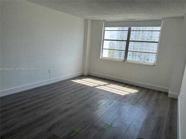 Building Photo - 2801 NE 183rd St