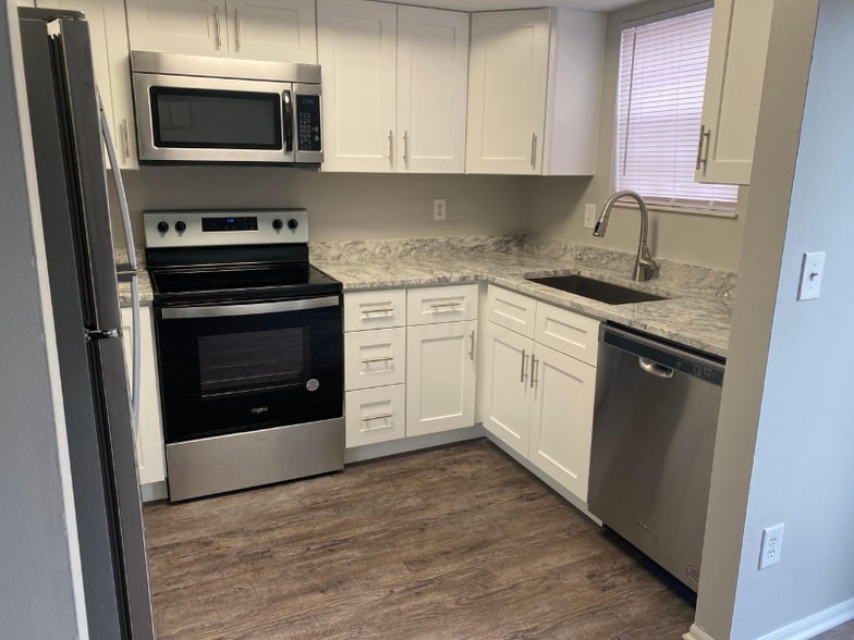 Building Photo - 7755 Hansgrove Ct