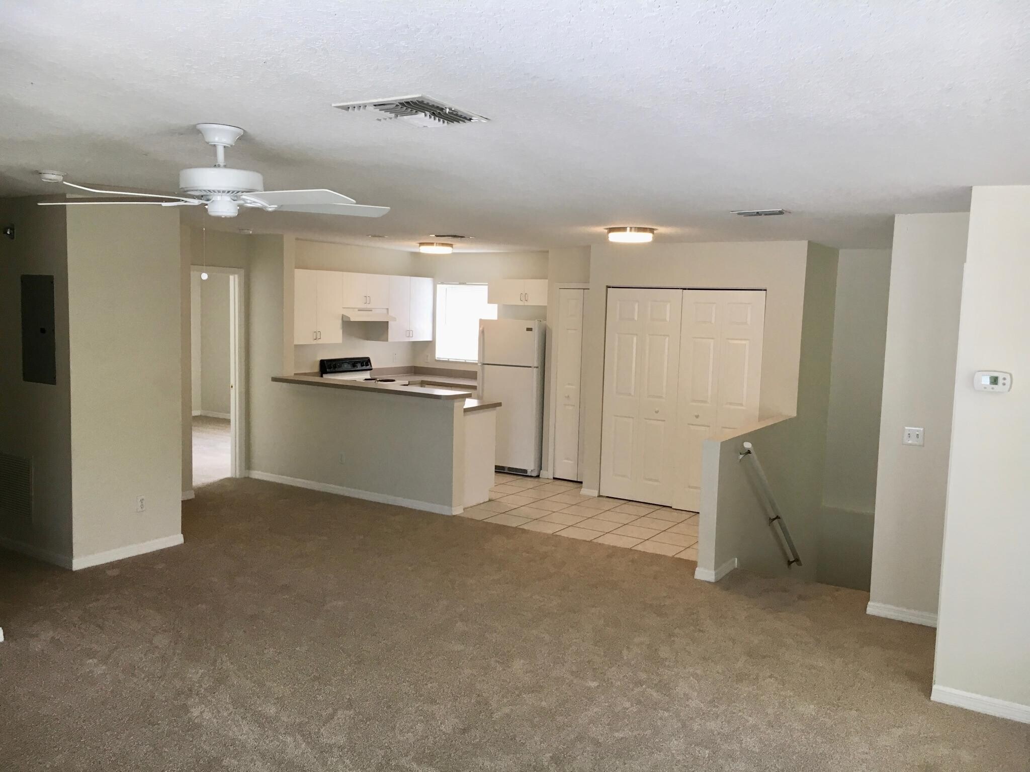 Llving Room - 2815 E Washington St