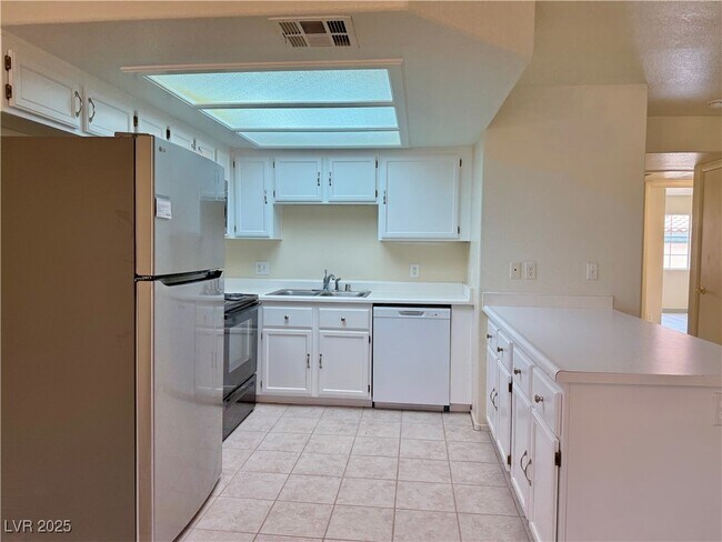 Building Photo - 8410 Eldora Ave