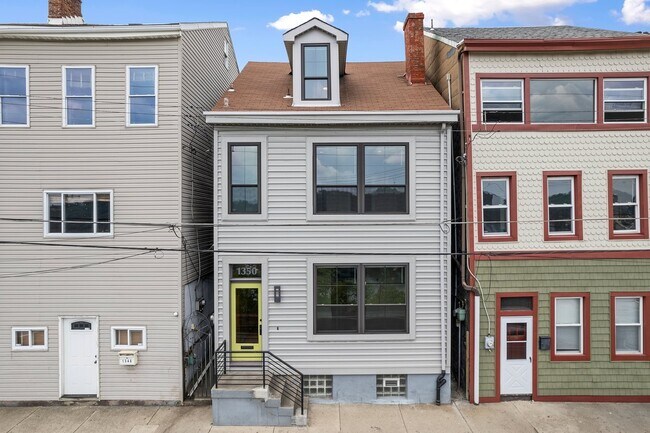 Building Photo - 1350 Goettman St