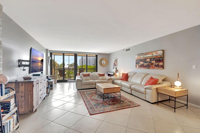 Primary Photo - 3420 S Ocean Blvd