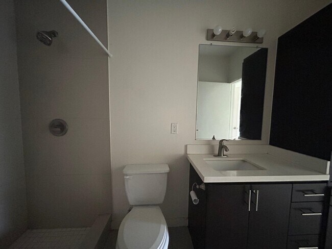 Building Photo - 501 Shiloh Dr