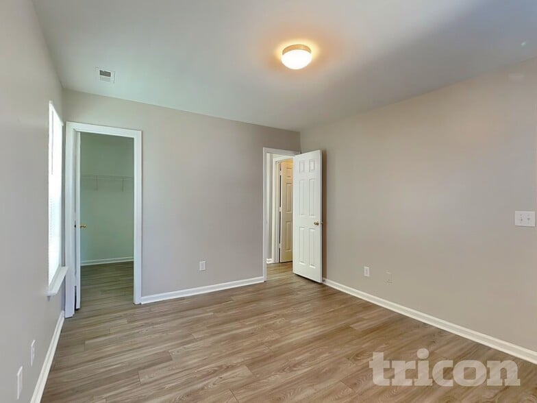 Building Photo - 120 Honeywood Ave