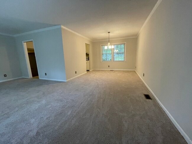 Building Photo - Chapel Hill 4 Br Home For Rent