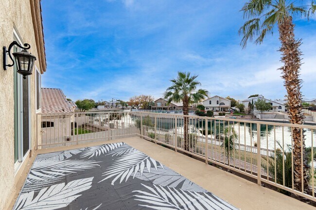 Building Photo - 4 bedoom home with private pool