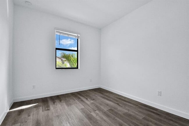 Building Photo - 702 Stellar Ct