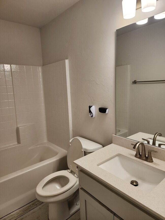 Building Photo - 4617 Emerald Knoll Rd