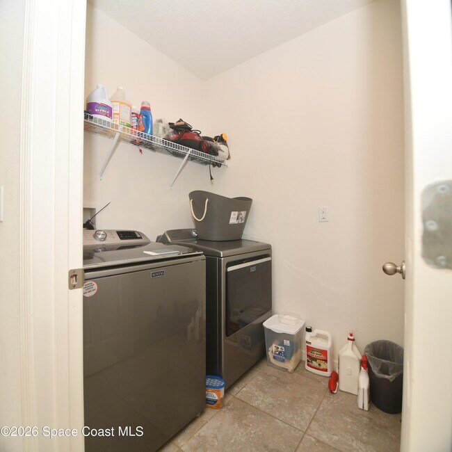 Building Photo - 439 Gancedo St SW