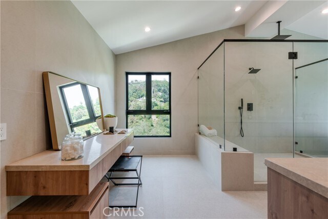 Building Photo - 2608 Zorada Dr