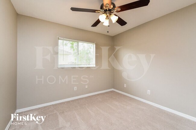 Building Photo - 2014 NW 16th Pl