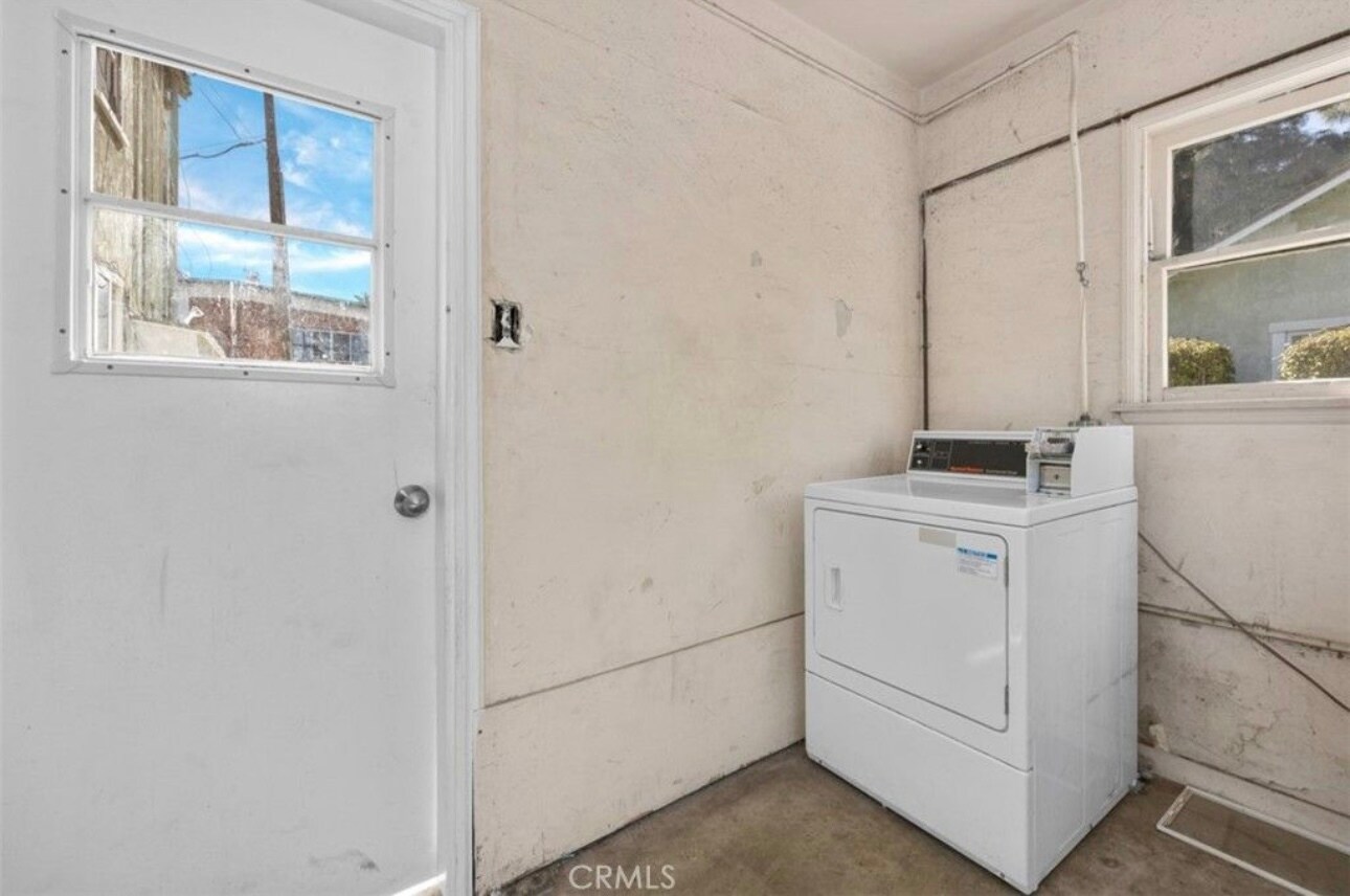 Building Photo - 337 Lime Ave