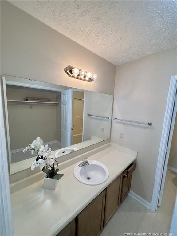 Building Photo - 1703 Winnabow Dr