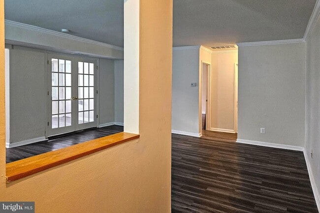 Building Photo - 9639 White Acre Rd