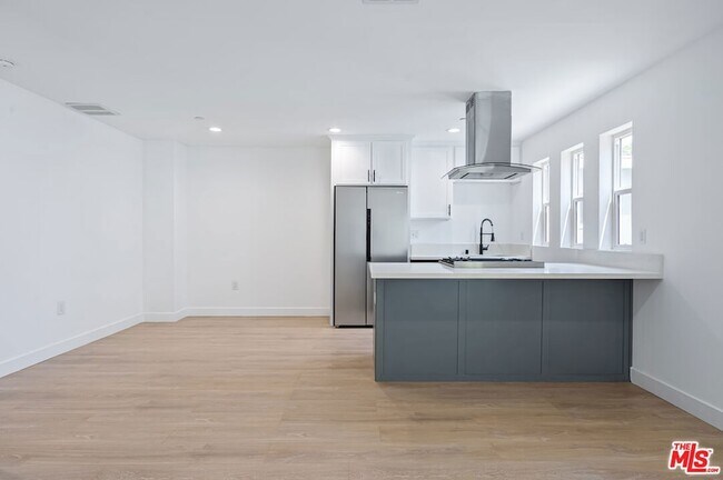 Building Photo - 7306 Independence Ave