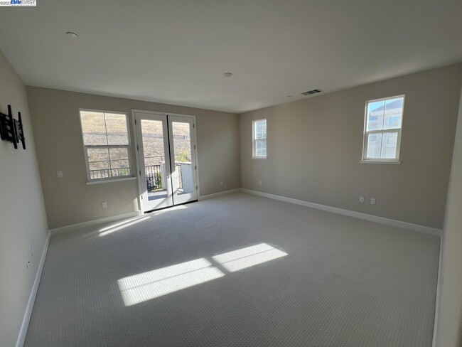 Building Photo - 1695 N Terracina Dr