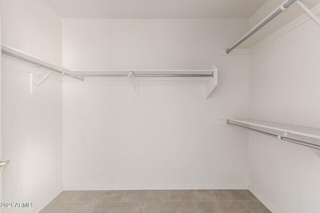 Building Photo - 204 W Mountain Sage Dr