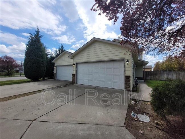 Building Photo - 18714 E Augusta Ct