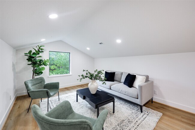 Building Photo - 5510 Harvest Oak Landing Dr