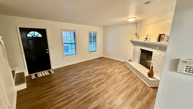 Building Photo - 6025 Sand Wedge Cir NW
