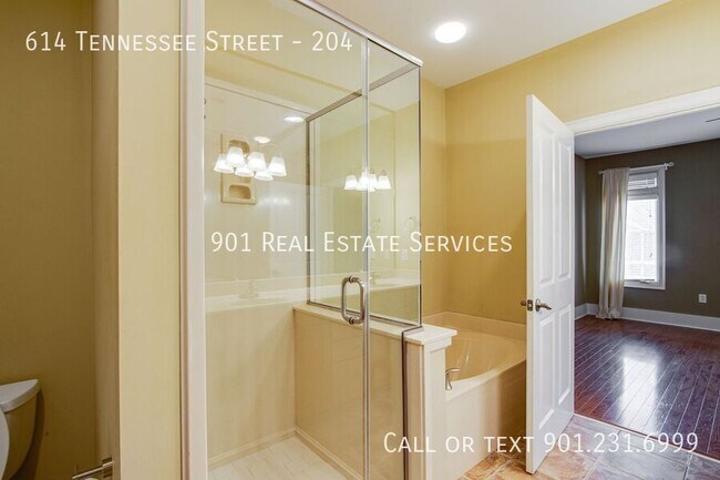 Building Photo - 614 Tennessee St