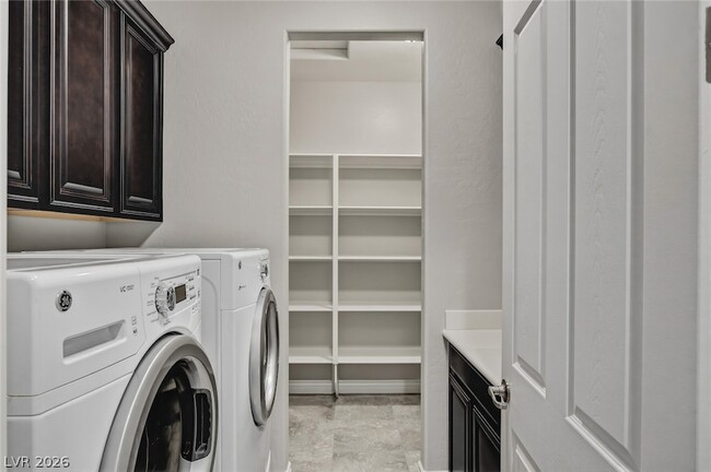 Building Photo - 11 Grand Masters Dr