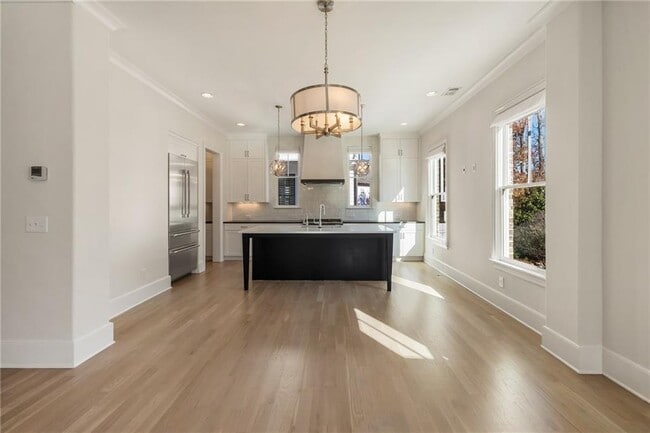 Building Photo - 2350 Melina Pl