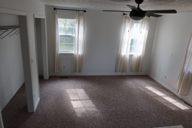 Building Photo - 711 N Hubbard St