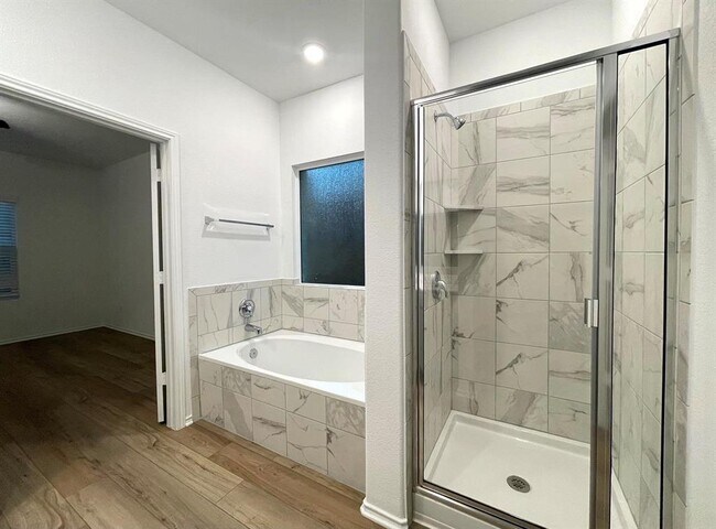 Building Photo - 433 Sebring Cir