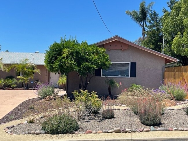 Building Photo - Poway: 4bd/2ba+ Attchd Gar - Single Level