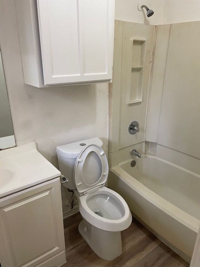 Building Photo - 716 Woodland Ct