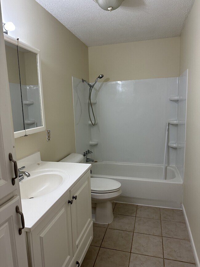 Building Photo - 6 Mancuso Dr