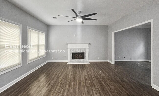 Building Photo - Modern Living in Saddle Bridge with Private Patio / 4 Beds and 2.5 Bath / Available Now!