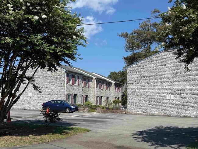 Building Photo - 1506 Havens Dr